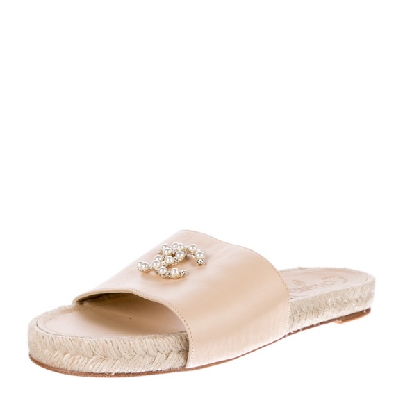 New Chanel Beige Lambskin Pearl CC Espadrille SlipOn Slides Sandals Sz 38 - Picture 4 of 9
